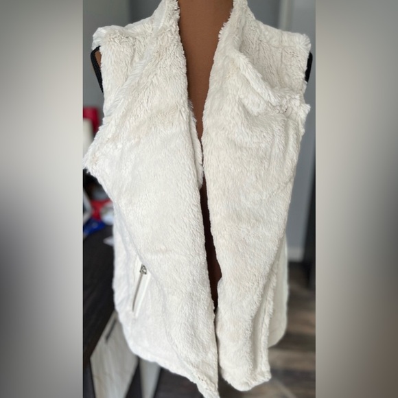 dylan Jackets & Blazers - Dylan vest, the softest vest you’ll ever own, size m!
